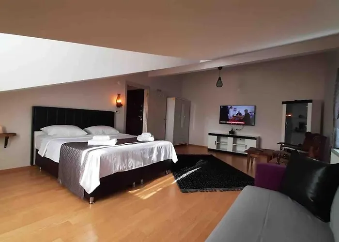 Manzarali Ev Teras Ürgüp